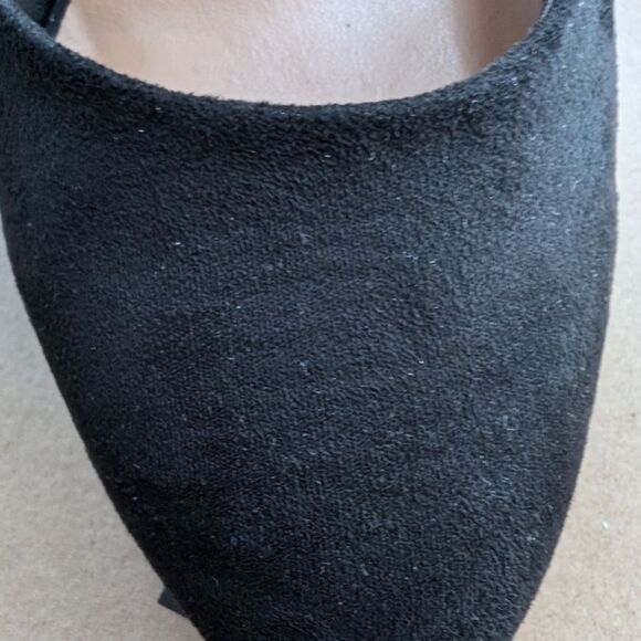 Le Chateau NWT black suede closed toe ankle strap stiletto 4" size 7 - Picture 13 of 14